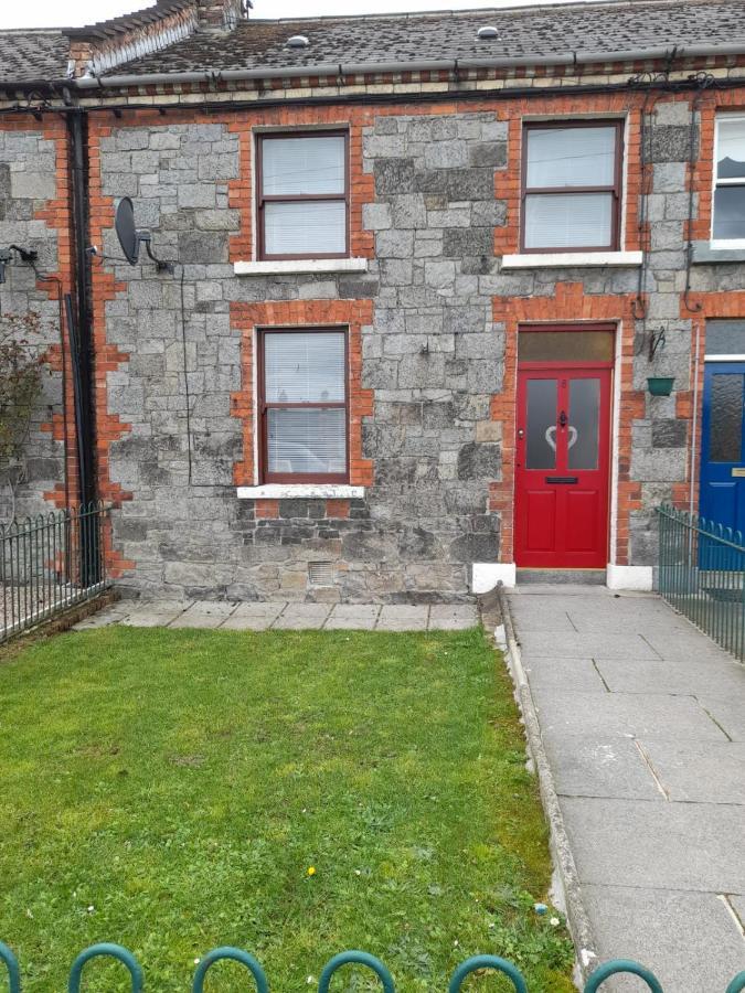 Bessbrook College Square, Terrace House 아파트 외부 사진
