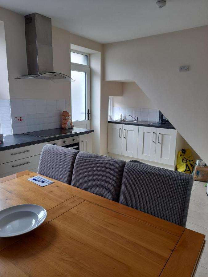 Bessbrook College Square, Terrace House 아파트 외부 사진